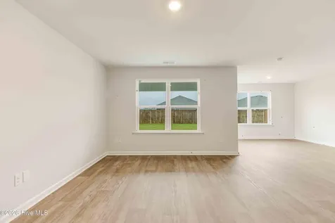 3077 Golden Field Drive SE Bolivia NC 28422
