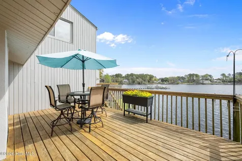10 Batts Hill Road New Bern NC 28562