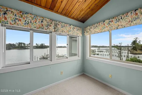 10 Batts Hill Road New Bern NC 28562