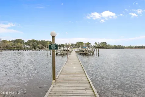 10 Batts Hill Road New Bern NC 28562