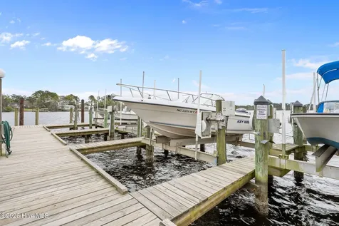 10 Batts Hill Road New Bern NC 28562