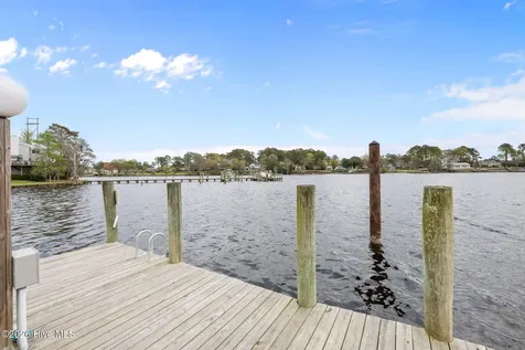 10 Batts Hill Road New Bern NC 28562