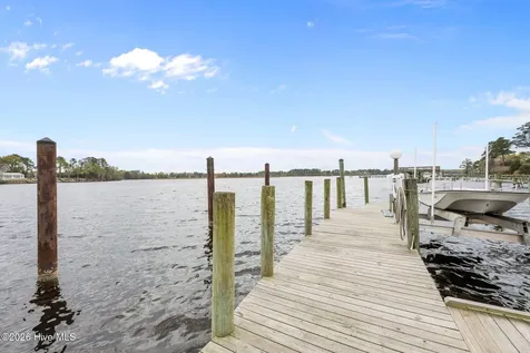 10 Batts Hill Road New Bern NC 28562