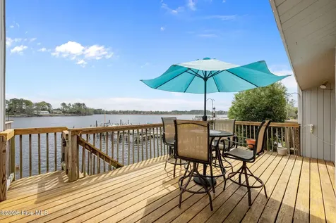 10 Batts Hill Road New Bern NC 28562