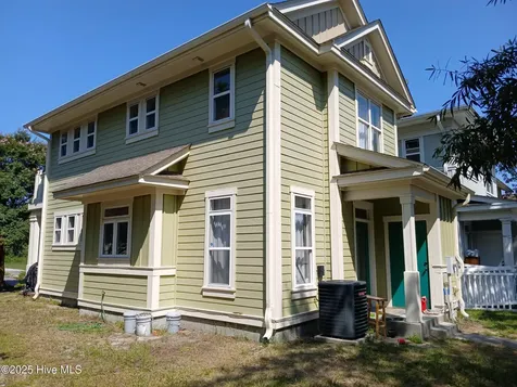 933 S 8th Street Wilmington NC 28401
