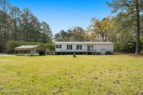 5689 Maple Street NE Winnabow NC 28479
