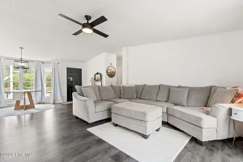 5689 Maple Street NE Winnabow NC 28479