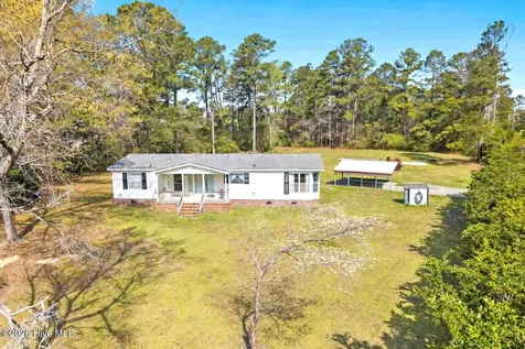 5689 Maple Street NE Winnabow NC 28479