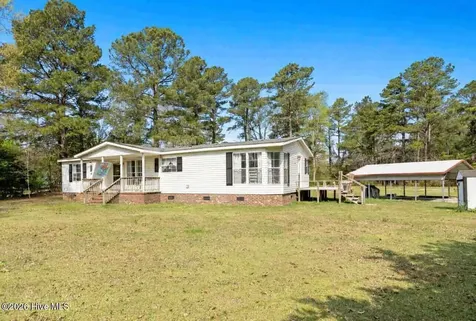 5689 Maple Street NE Winnabow NC 28479