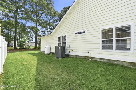 4985 Glen Cove Drive SE Southport NC 28461