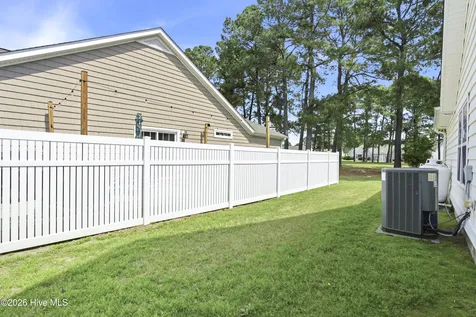 4985 Glen Cove Drive SE Southport NC 28461