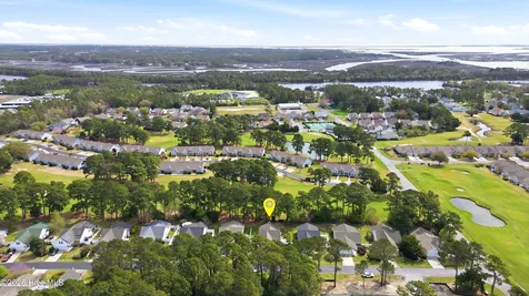 4985 Glen Cove Drive SE Southport NC 28461