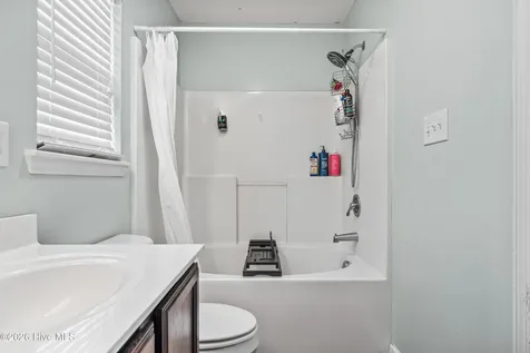 211 Lockwood Court Hubert NC 28539