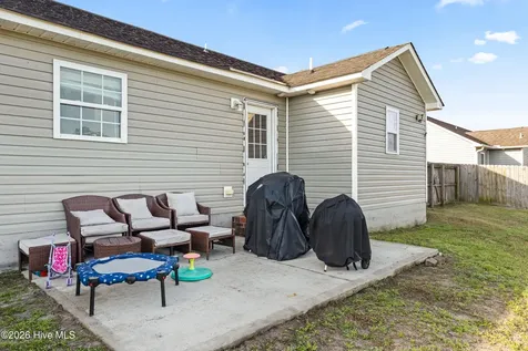 211 Lockwood Court Hubert NC 28539