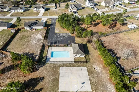 211 Lockwood Court Hubert NC 28539