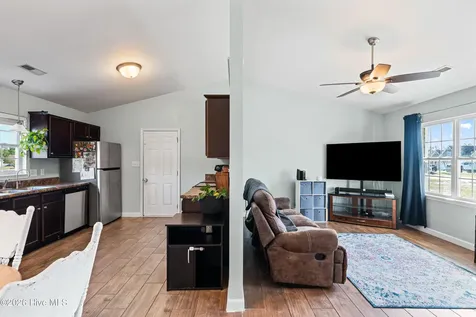 211 Lockwood Court Hubert NC 28539