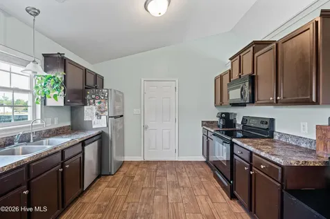 211 Lockwood Court Hubert NC 28539