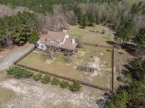 2705 Nc 211 Eagle Springs NC 27242