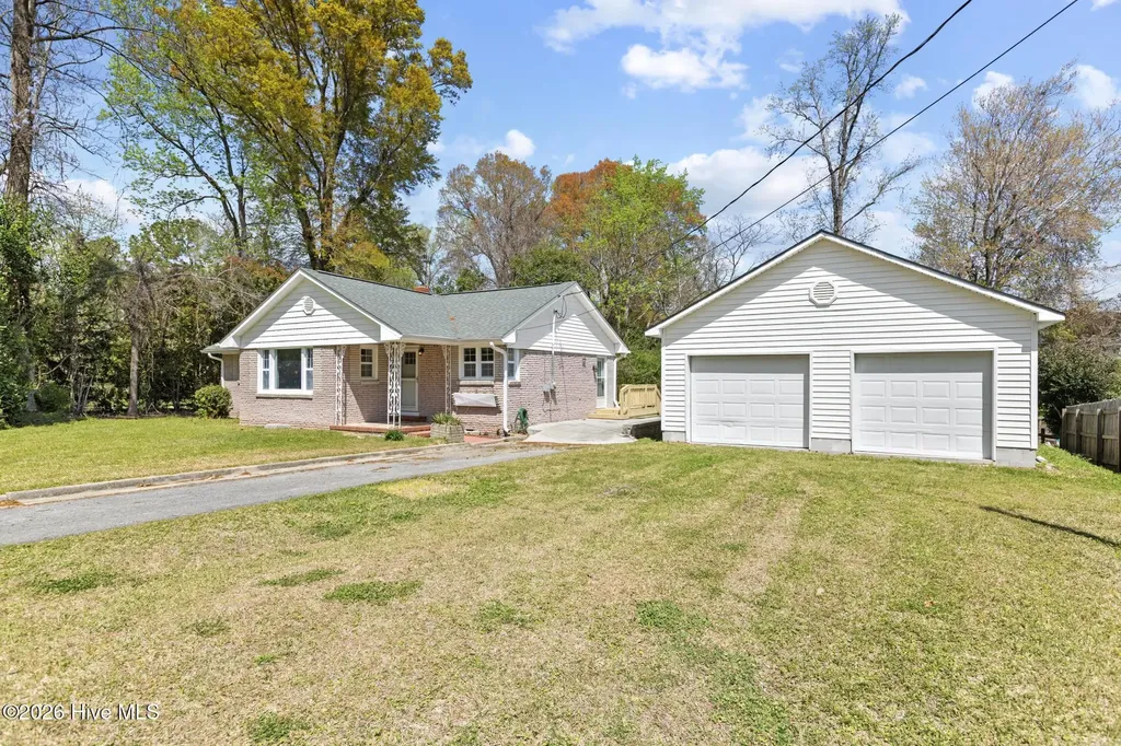 106 Elizabeth Street Richlands NC 28574