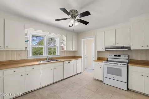 106 Elizabeth Street Richlands NC 28574