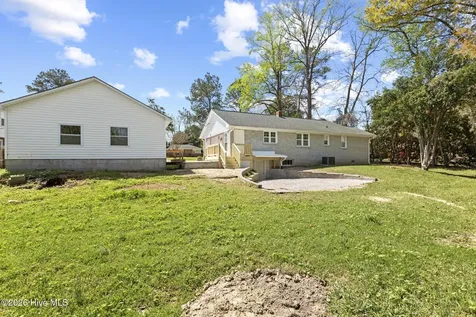 106 Elizabeth Street Richlands NC 28574