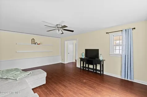 106 Elizabeth Street Richlands NC 28574