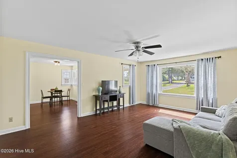 106 Elizabeth Street Richlands NC 28574