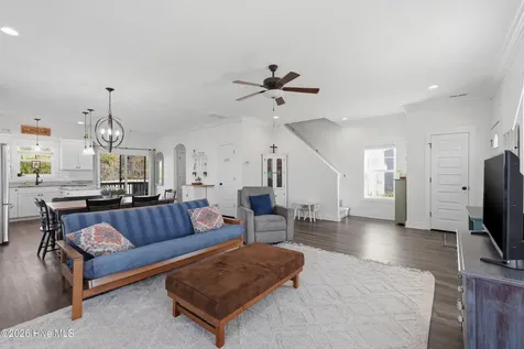 304 Holbrook Lane Hubert NC 28539