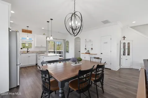 304 Holbrook Lane Hubert NC 28539