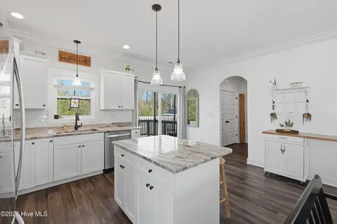 304 Holbrook Lane Hubert NC 28539