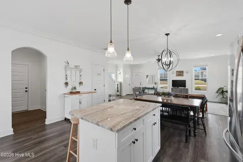 304 Holbrook Lane Hubert NC 28539
