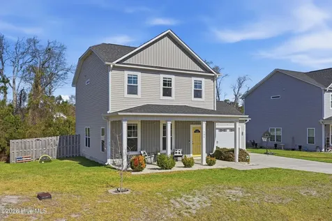 304 Holbrook Lane Hubert NC 28539