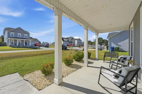 304 Holbrook Lane Hubert NC 28539