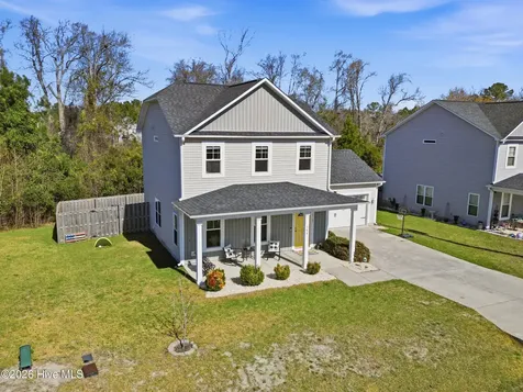 304 Holbrook Lane Hubert NC 28539