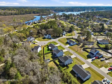 304 Holbrook Lane Hubert NC 28539