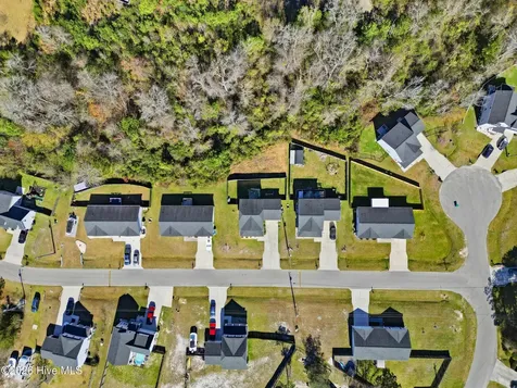 304 Holbrook Lane Hubert NC 28539