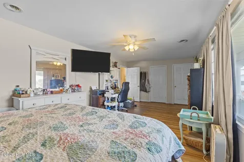 1286 Island Road Harkers Island NC 28531