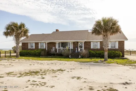 1286 Island Road Harkers Island NC 28531