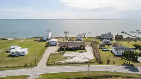 1286 Island Road Harkers Island NC 28531
