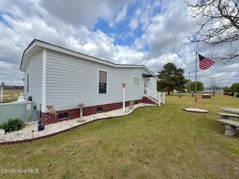 1961 Becton Farm Road Kinston NC 28501