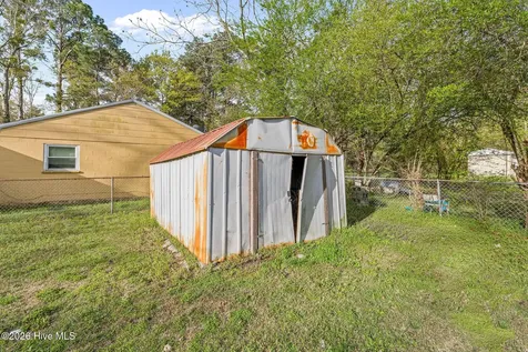 302 S Johnson Street Mount Olive NC 28365