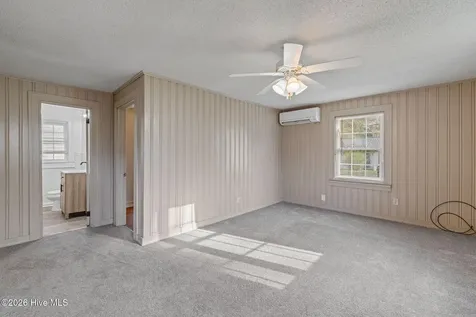 302 S Johnson Street Mount Olive NC 28365