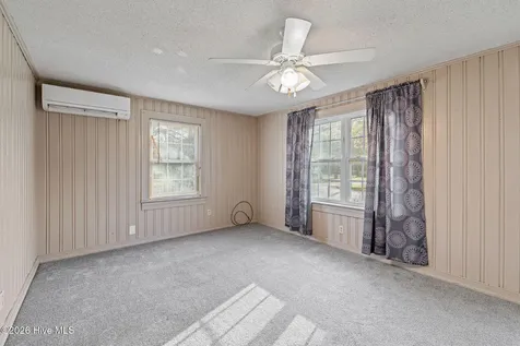 302 S Johnson Street Mount Olive NC 28365
