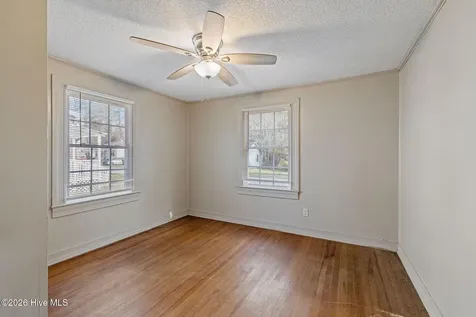 302 S Johnson Street Mount Olive NC 28365