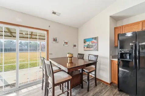 307 Kenilworth Place Hubert NC 28539