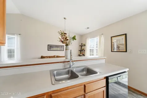 307 Kenilworth Place Hubert NC 28539