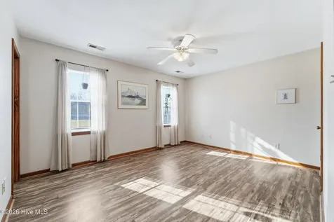 307 Kenilworth Place Hubert NC 28539