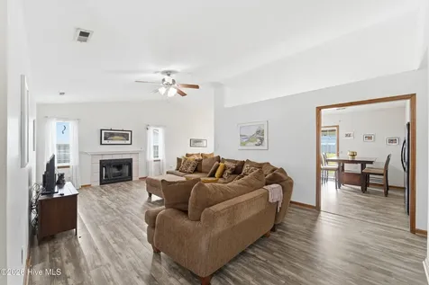 307 Kenilworth Place Hubert NC 28539