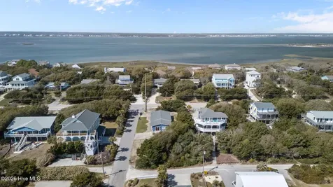102 Fairfax Road Emerald Isle NC 28594