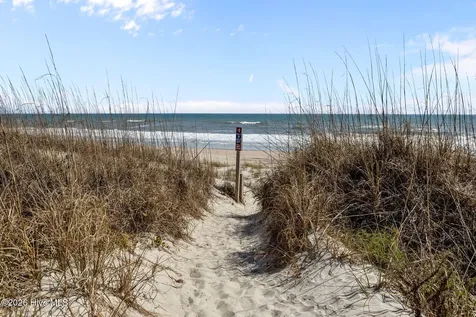 102 Fairfax Road Emerald Isle NC 28594